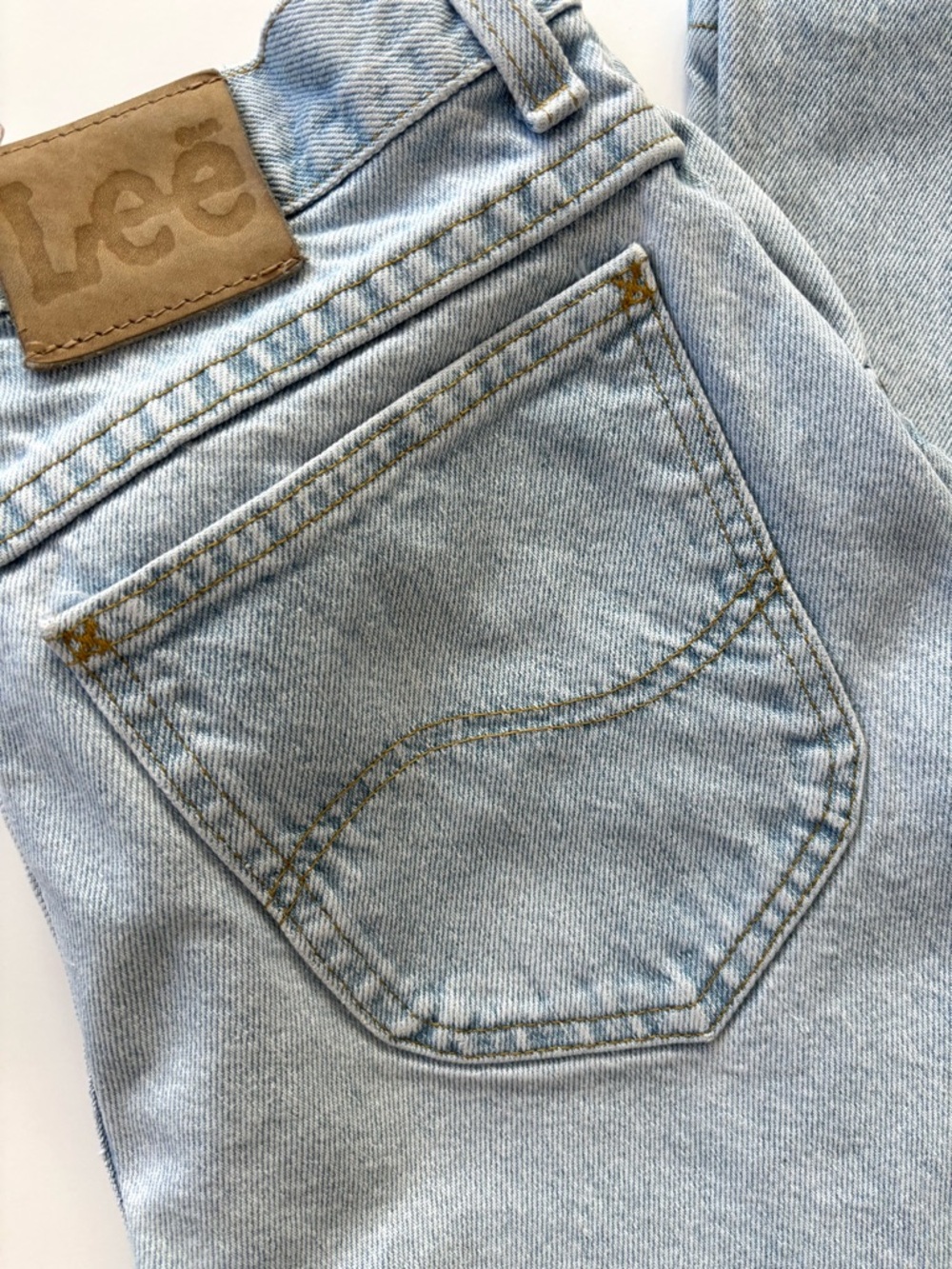 Vintage Lee Light Wash Men’s Straight Leg Jeans 32 x 34